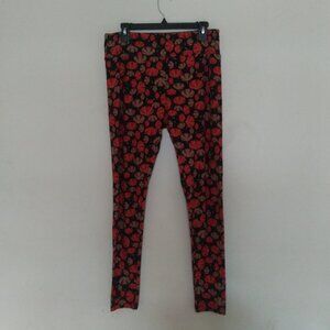 LuLaRoe Tall & Curvy Leggings – Red & Tan Umbrella Print – Black Background